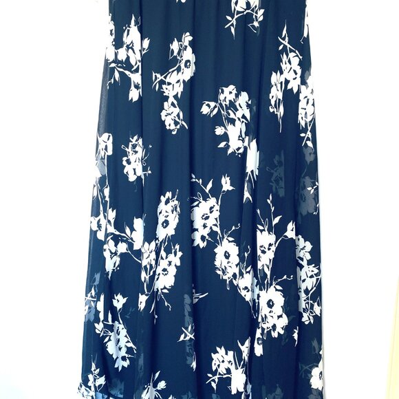 Lane Bryant Women's Maxi Skirt Size14/16 Navy and White Flowers Lined Flowy - Picture 13 of 13
